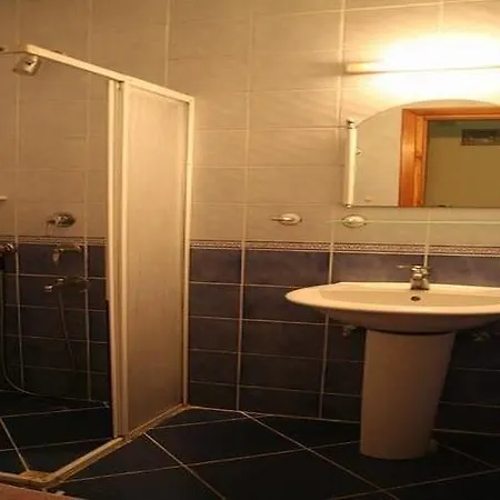 Hotel Basri 3*