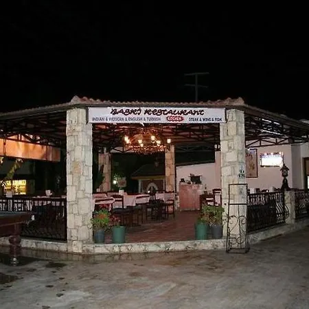 Hotel Basri 3*
